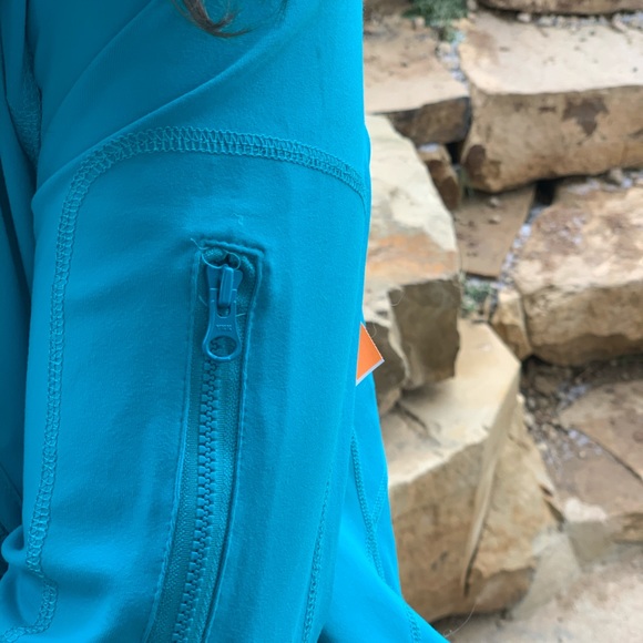 SOLD-Joia NYC full-zip Performance jacket - Picture 2 of 7